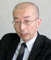 松村　幸彦氏